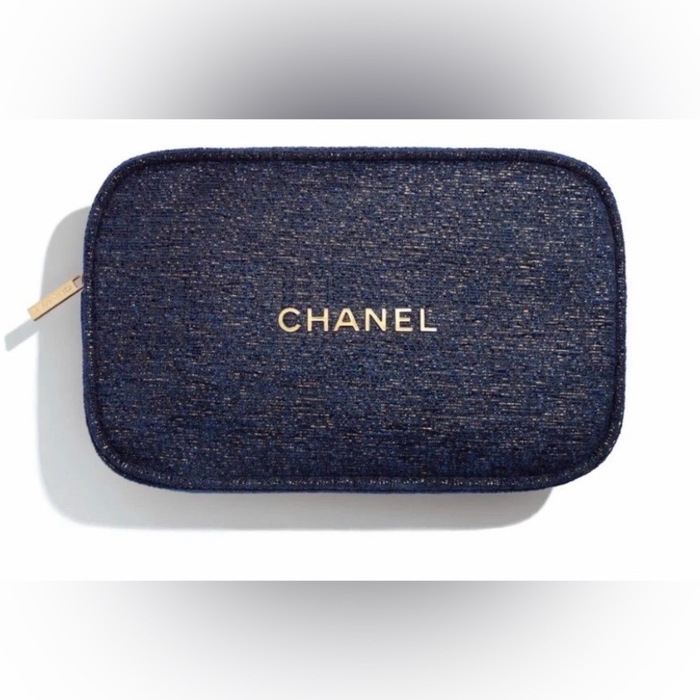 SALE 🍁 Chanel beauty cosmetic bag with dust bag New without tags
